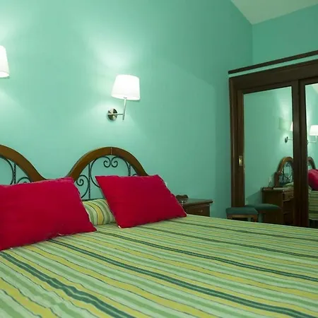 Hotel Almendros